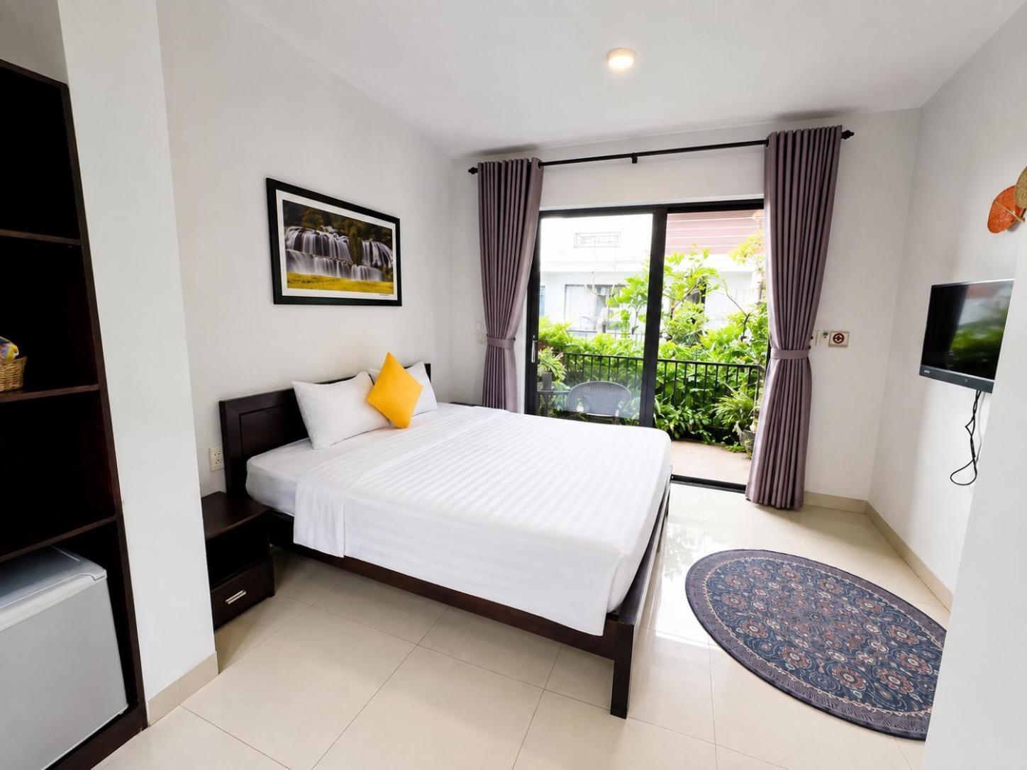 Deluxe Double Room Pool View
